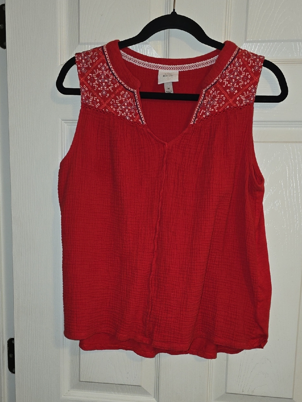 Knox‎ Rose Red Embroidered Sleeveless Camisole